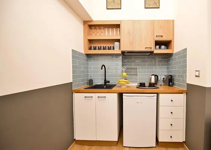 Rastoni Athens Suites Near Acropolis At Tsatsou Street